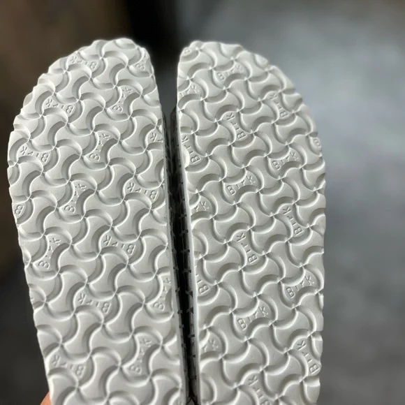 BIRKENSTOCK Arizona Gator Gleam Silver Size 40 US 9 Narrow Fit - Picture 6 of 6